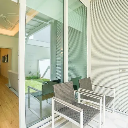 Courtyard & Elegance Apartment *