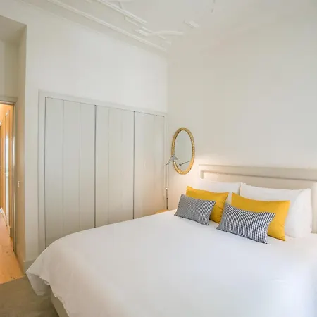 Courtyard & Elegance Apartament *