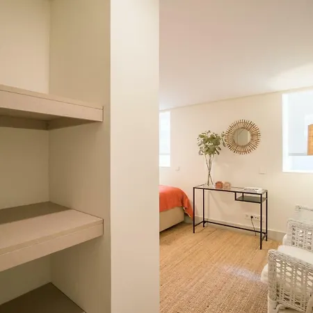 דירה Courtyard & Elegance *