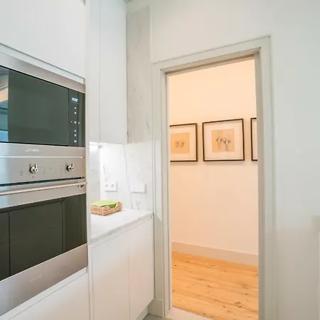 Courtyard & Elegance דירה *