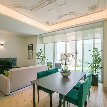 Courtyard & Elegance