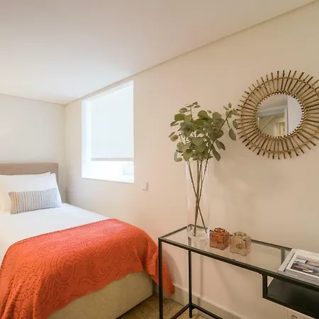Courtyard & Elegance דירה ליסבון