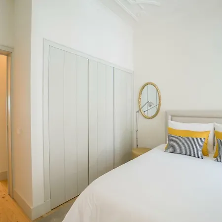 Courtyard & Elegance * Lisbon