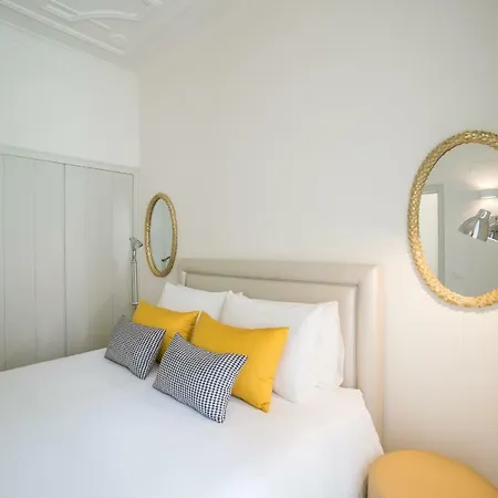 Courtyard & Elegance * Lisbon