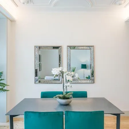 Courtyard & Elegance * ליסבון