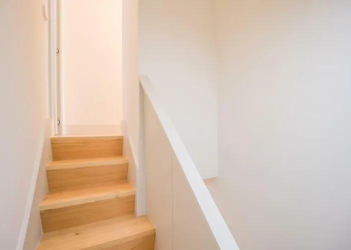 Courtyard & Elegance