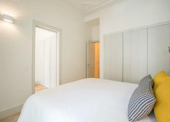 Courtyard & Elegance *