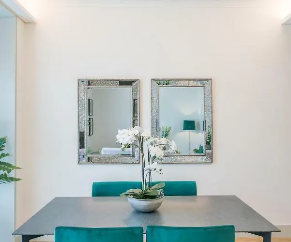 Courtyard & Elegance * Lisboa