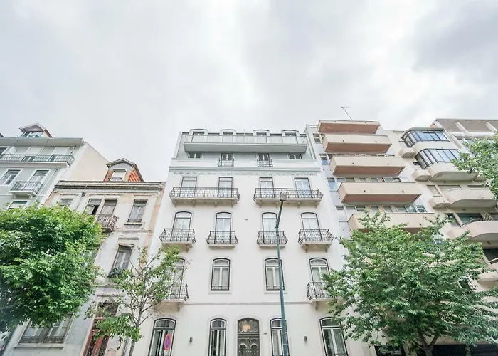 Courtyard & Elegance