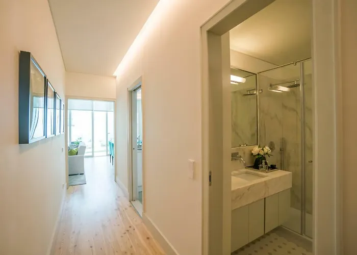 Courtyard & Elegance