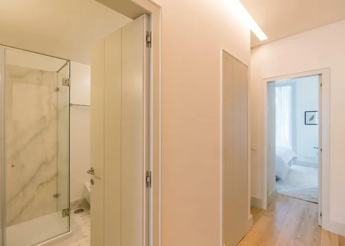 Courtyard & Elegance