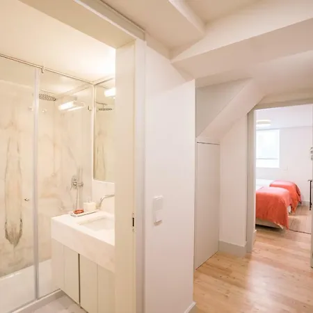 Courtyard & Elegance