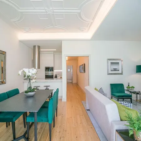 Courtyard & Elegance